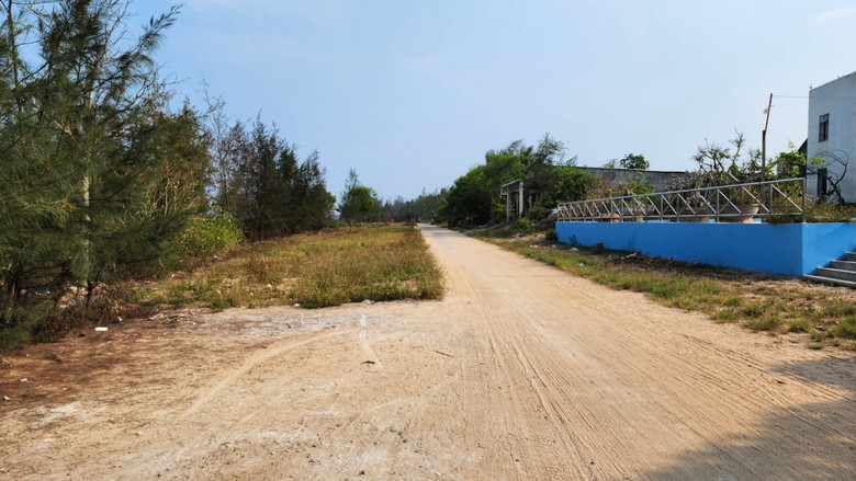 Cận cảnh tuyến đường 3,8 tỷ đồng ở Quảng Ng&atilde;i bị "r&uacute;t ruột" gần 1 tỷ- Ảnh 9.