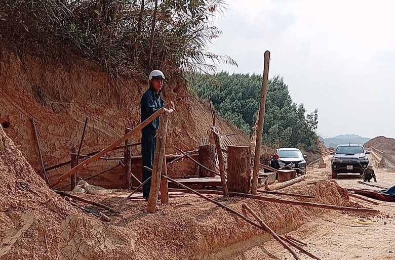 Hộ d&acirc;n đ&atilde; th&aacute;o barie tr&ecirc;n dự &aacute;n đường Trường Sơn Đ&ocirc;ng- Ảnh 1.