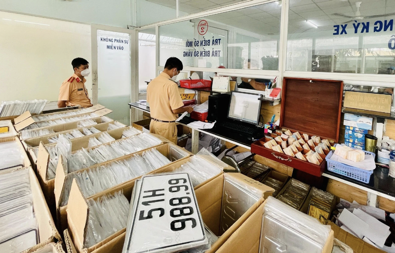 Đấu gi&aacute; th&agrave;nh c&ocirc;ng hơn 15.000 biển số xe, nộp ng&acirc;n s&aacute;ch gần 1.400 tỷ đồng- Ảnh 1.