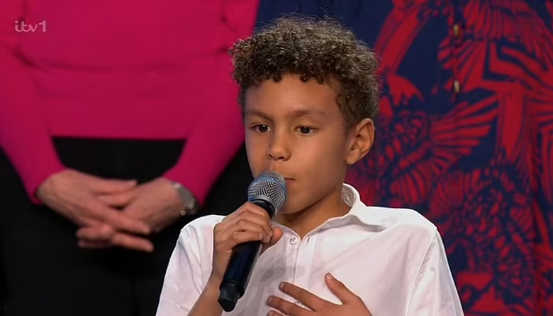 Clip: M&agrave;n tr&igrave;nh diễn g&acirc;y sốt của cậu b&eacute; 8 tuổi bị u n&atilde;o tại Britain's Got Talent- Ảnh 1.