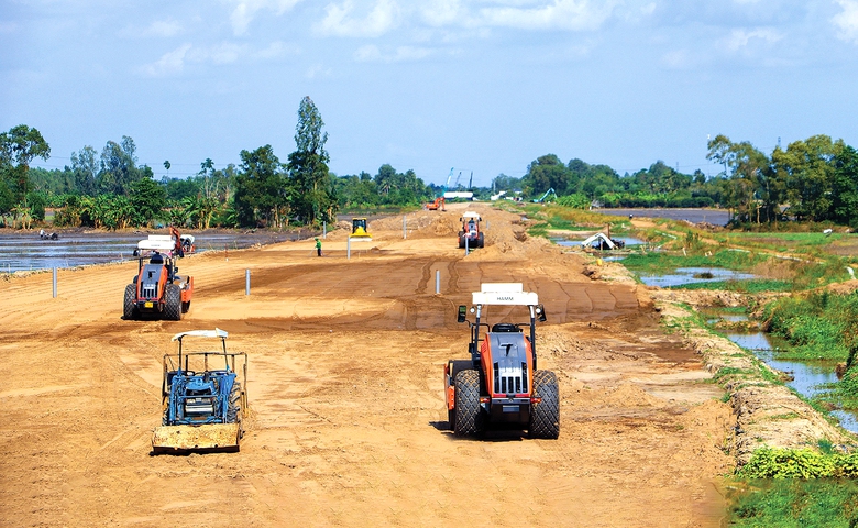 Khi c&ocirc;ng trường cao tốc ng&oacute;ng c&aacute;t- Ảnh 1.