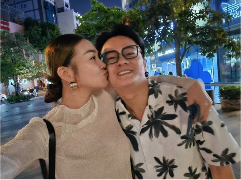 Siêu mẫu Thanh Hằng tiết lộ cuộc sống hôn nhân với chồng nhạc trưởng- Ảnh 4. Siêu mẫu Thanh Hằng tiết lộ cuộc sống hôn nhân với chồng nhạc trưởng- Ảnh 4.