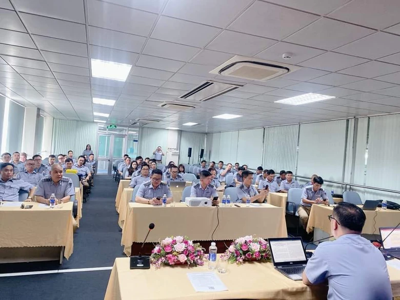 Quy tr&igrave;nh đo nồng độ cồn với nh&acirc;n vi&ecirc;n h&agrave;ng kh&ocirc;ng thực hiện như thế n&agrave;o?- Ảnh 1.