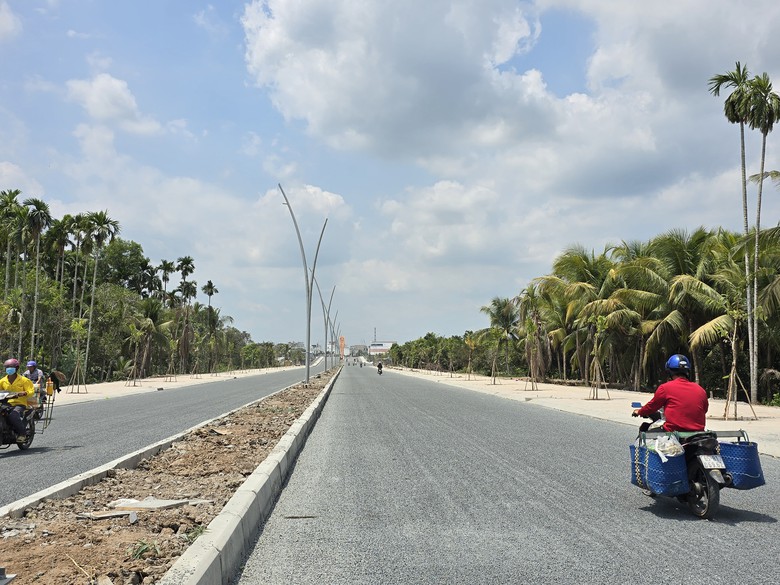 Bí thư Cần Thơ: Phải mở ra không gian phát triển hai bên đường nối cầu Tây Đô- Ảnh 1. Bí thư Cần Thơ: Phải mở ra không gian phát triển hai bên đường nối cầu Tây Đô- Ảnh 1.
