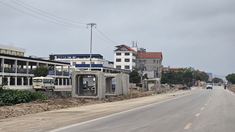 Hải Dương: Ngổn ngang c&ocirc;ng trường đường tỉnh 391, nghi vấn g&acirc;y nứt nh&agrave; d&acirc;n- Ảnh 8.