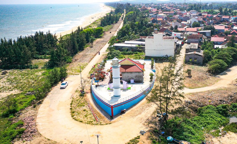 Độc đ&aacute;o miếu thờ h&igrave;nh con t&agrave;u 1.500m2 nơi cửa biển Quảng Ng&atilde;i- Ảnh 4.