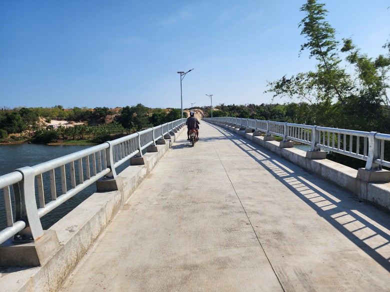 B&igrave;nh Thuận: Th&ocirc;ng xe cầu qua s&ocirc;ng Lũy sau nhiều năm lỡ hẹn về đ&iacute;ch- Ảnh 2.