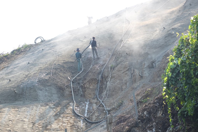 Cận cảnh cầu, hầm đường sắt qua đèo Hải Vân xuống cấp, thấm dột- Ảnh 9. Cận cảnh cầu, hầm đường sắt qua đèo Hải Vân xuống cấp, thấm dột- Ảnh 9.