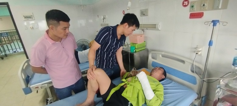 Bí thư tỉnh uỷ Yên Bái thăm hỏi các nạn nhân vụ tai nạn lao động- Ảnh 3. Bí thư tỉnh uỷ Yên Bái thăm hỏi các nạn nhân vụ tai nạn lao động- Ảnh 3.