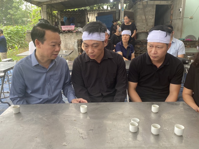 Bí thư tỉnh uỷ Yên Bái thăm hỏi các nạn nhân vụ tai nạn lao động- Ảnh 1. Bí thư tỉnh uỷ Yên Bái thăm hỏi các nạn nhân vụ tai nạn lao động- Ảnh 1.