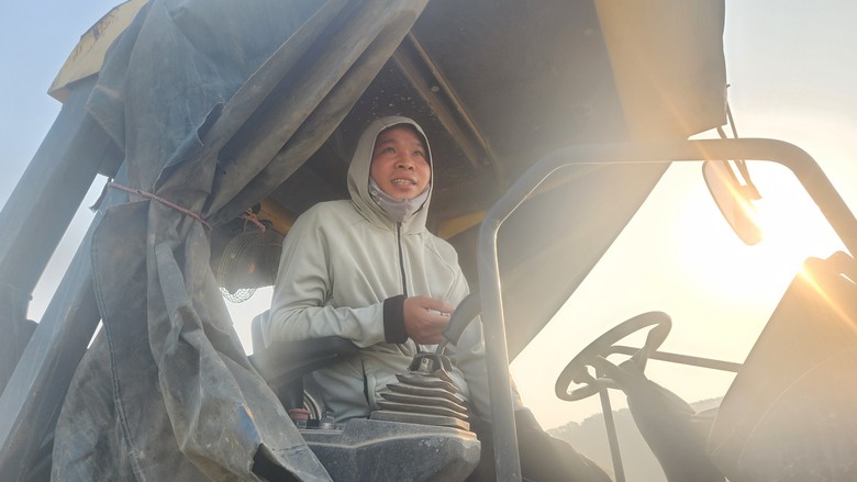 Tinh thần tương trợ l&agrave;m n&ecirc;n kỳ t&iacute;ch ở cao tốc Diễn Ch&acirc;u - B&atilde;i Vọt- Ảnh 6.