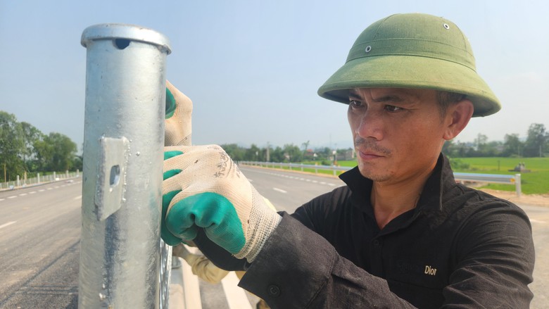 Tinh thần tương trợ l&agrave;m n&ecirc;n kỳ t&iacute;ch ở cao tốc Diễn Ch&acirc;u - B&atilde;i Vọt- Ảnh 10.