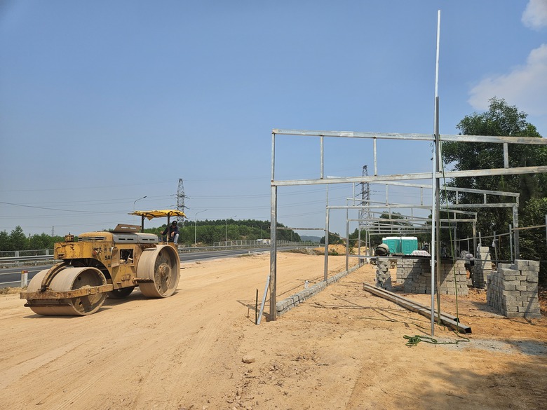 Sắp ho&agrave;n th&agrave;nh 2 trạm dừng nghỉ tạm tr&ecirc;n cao tốc Cam Lộ - La Sơn, &ocirc; t&ocirc; ra v&agrave;o thế n&agrave;o?- Ảnh 6.