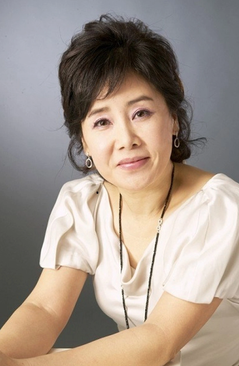 Tin giải tr&iacute; 24/4: Diễn vi&ecirc;n H&agrave;n Quốc 64 tuổi ly h&ocirc;n, kiện chồng quấy rối t&igrave;nh dục- Ảnh 2.