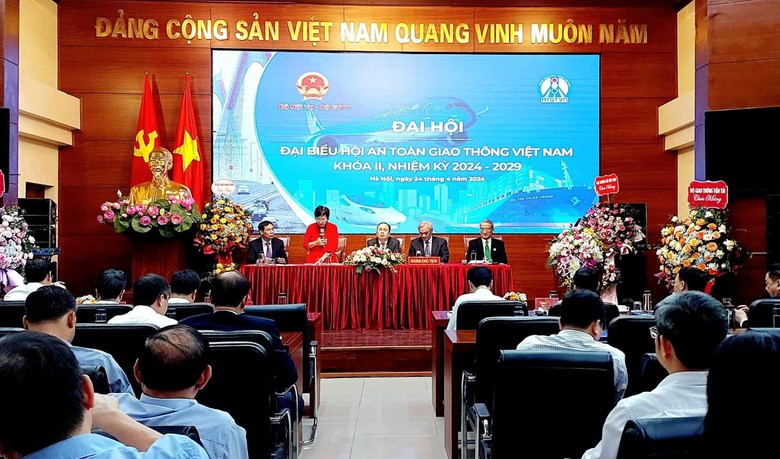 Hội An to&agrave;n giao th&ocirc;ng Việt Nam c&oacute; chủ tịch mới- Ảnh 2.