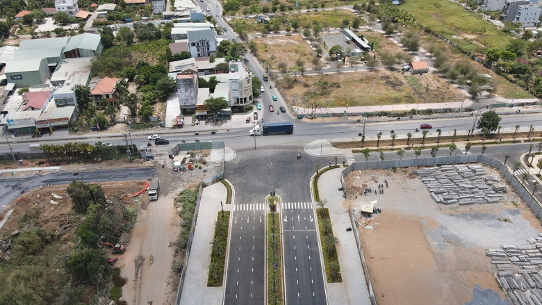 Tuyến đường l&agrave;m 8 năm vẫn đứt qu&atilde;ng ở TP Thủ Đức- Ảnh 4.