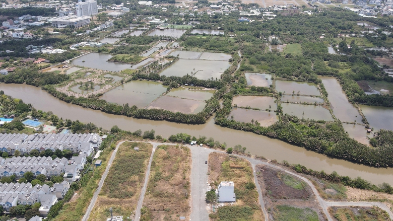 Tuyến đường l&agrave;m 8 năm vẫn đứt qu&atilde;ng ở TP Thủ Đức- Ảnh 8.
