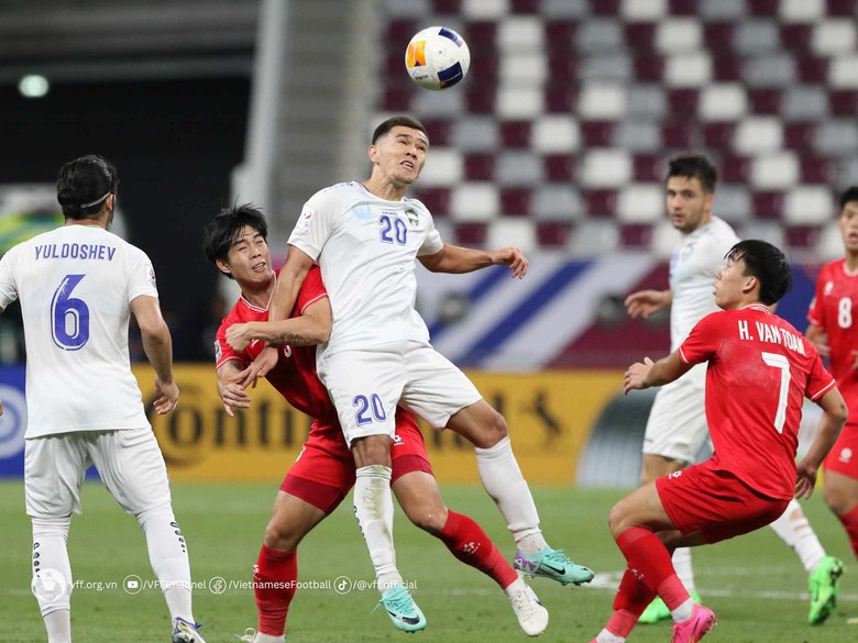U23 Việt Nam để lộ điểm yếu chí mạng trước tứ kết giải U23 châu Á 2024- Ảnh 1. U23 Việt Nam để lộ điểm yếu chí mạng trước tứ kết giải U23 châu Á 2024- Ảnh 1.