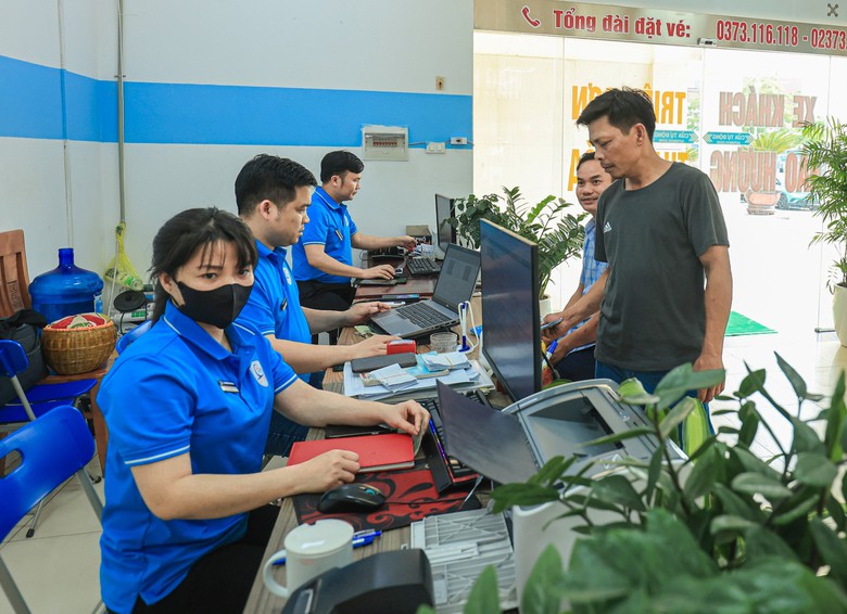 Bến xe H&agrave; Nội trước cao điểm nghỉ lễ 30/4-1/5- Ảnh 7.
