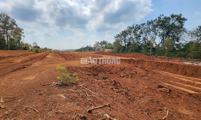 Thi c&ocirc;ng cao tốc Kh&aacute;nh H&ograve;a - Bu&ocirc;n Ma Thuột gặp kh&oacute; v&igrave; thiếu b&atilde;i đổ thải- Ảnh 4.