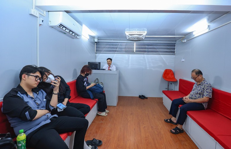 Bến xe H&agrave; Nội trước cao điểm nghỉ lễ 30/4-1/5- Ảnh 20.