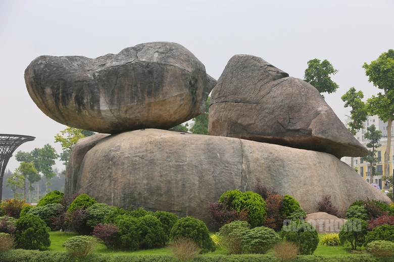 Chi&ecirc;m ngưỡng quảng trường biển Sầm Sơn trước ng&agrave;y khai hội- Ảnh 10.
