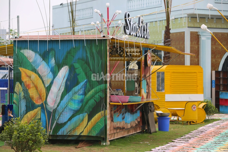 Chi&ecirc;m ngưỡng quảng trường biển Sầm Sơn trước ng&agrave;y khai hội- Ảnh 15.