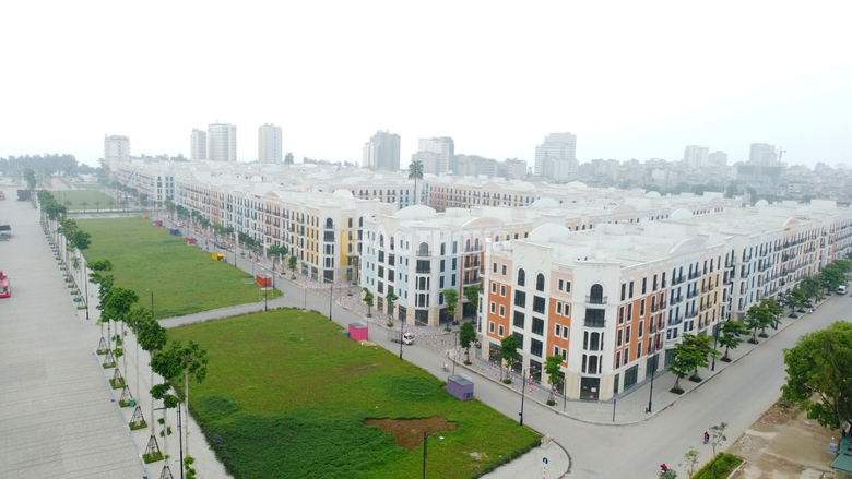 Chi&ecirc;m ngưỡng quảng trường biển Sầm Sơn trước ng&agrave;y khai hội- Ảnh 6.