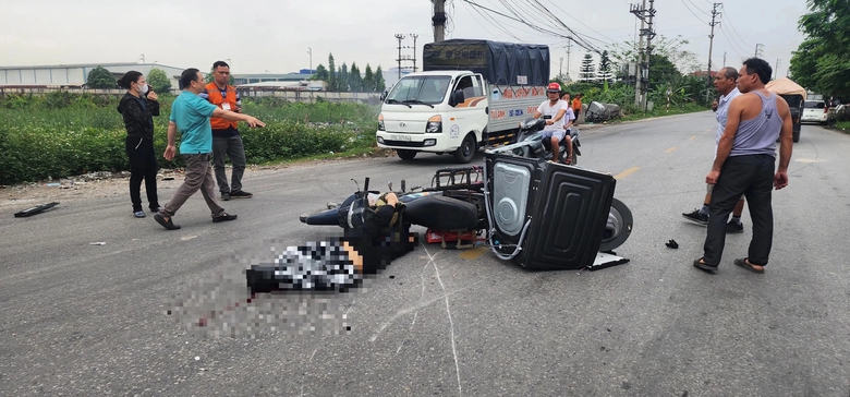 Va chạm với &ocirc; t&ocirc; tr&ecirc;n tỉnh lộ 355, t&agrave;i xế xe m&aacute;y tử vong sau một ng&agrave;y nhập viện- Ảnh 1.