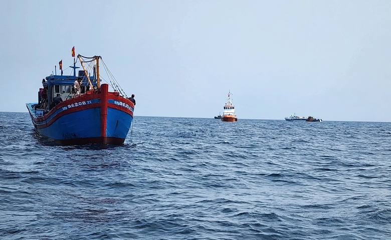 Vụ ch&igrave;m s&agrave; lan ở Quảng Ng&atilde;i: Huy động đội thợ lặn chuy&ecirc;n nghiệp t&igrave;m kiếm- Ảnh 1.