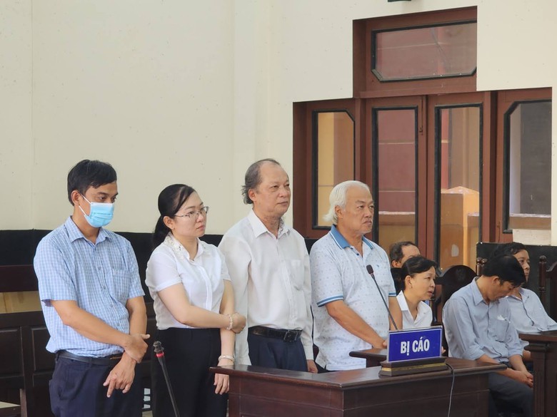 Nhận "lại quả" từ Việt &Aacute;, v&igrave; sao 4 bị c&aacute;o ở CDC Tiền Giang được miễn h&igrave;nh phạt?- Ảnh 1.