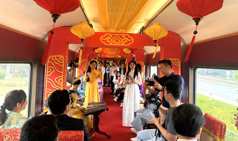 Gi&aacute; v&eacute; m&aacute;y bay cao, cơ hội để đường sắt h&uacute;t kh&aacute;ch?- Ảnh 3.