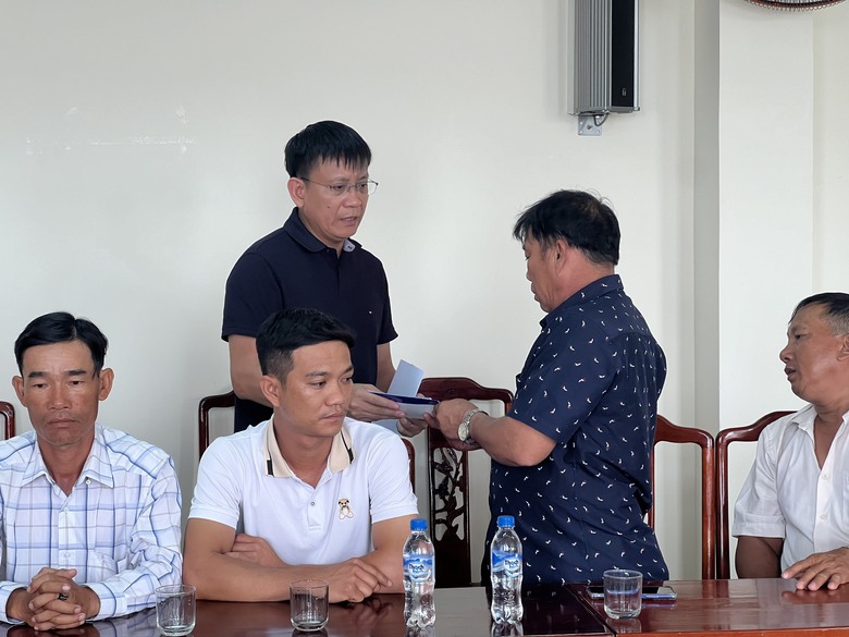 Bộ GTVT chia sẻ mất m&aacute;t với gia đ&igrave;nh c&aacute;c thuyền vi&ecirc;n vụ ch&igrave;m s&agrave; lan- Ảnh 2.