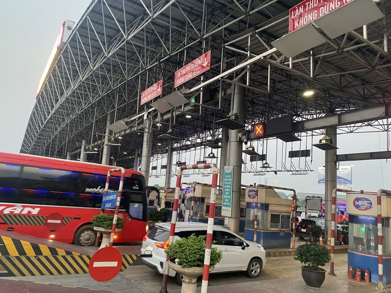 Trạm thu ph&iacute; cửa ng&otilde; Thủ đ&ocirc; th&ocirc;ng tho&aacute;ng ng&agrave;y cuối trước kỳ nghỉ lễ 30/4- Ảnh 4.