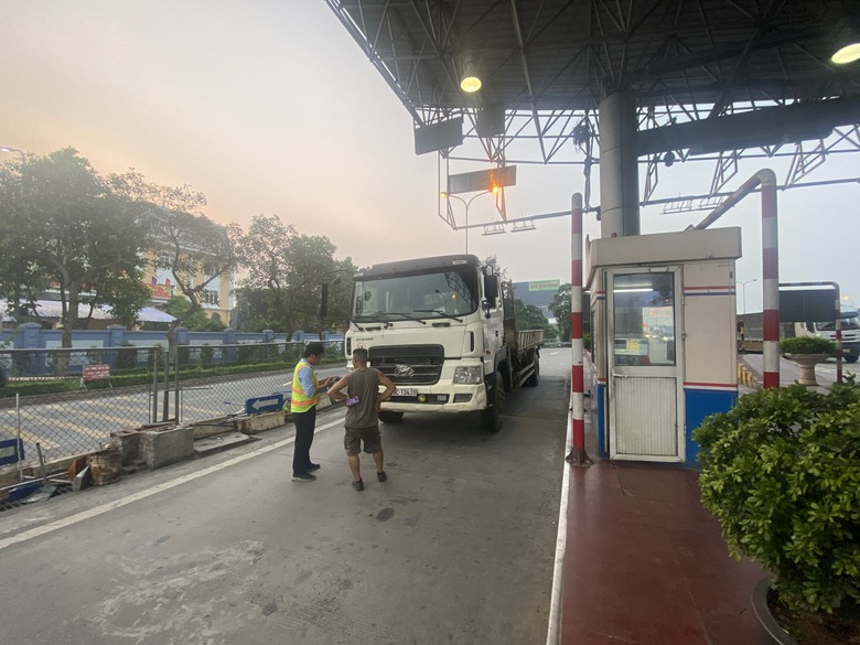 Trạm thu ph&iacute; cửa ng&otilde; Thủ đ&ocirc; th&ocirc;ng tho&aacute;ng ng&agrave;y cuối trước kỳ nghỉ lễ 30/4- Ảnh 7.