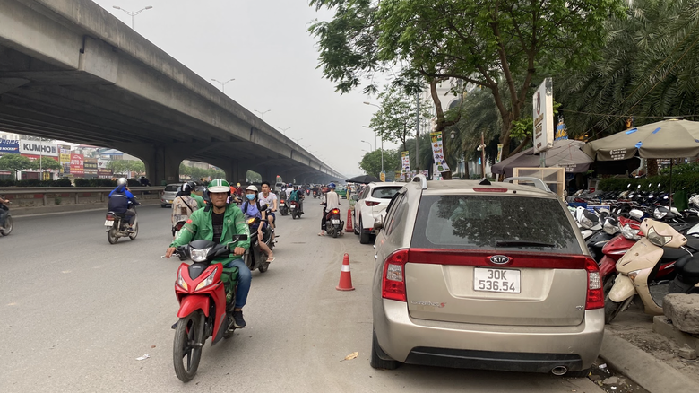 Xe m&aacute;y đua nhau đi ngược chiều, đ&aacute;nh cược t&iacute;nh mạng với tử thần- Ảnh 4.