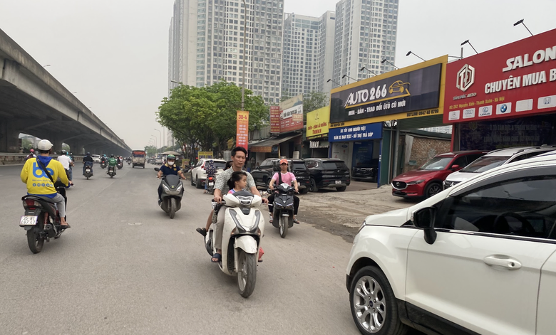 Xe m&aacute;y đua nhau đi ngược chiều, đ&aacute;nh cược t&iacute;nh mạng với tử thần- Ảnh 16.