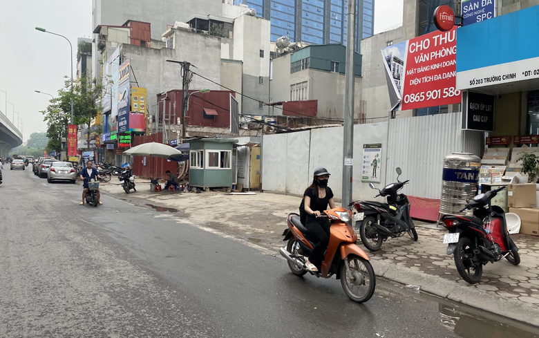 Xe m&aacute;y đua nhau đi ngược chiều, đ&aacute;nh cược t&iacute;nh mạng với tử thần- Ảnh 10.