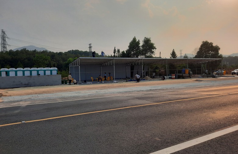 Tài xế thuận tiện ra vào trạm dừng nghỉ tại cao tốc Cam Lộ - La Sơn- Ảnh 3. Tài xế thuận tiện ra vào trạm dừng nghỉ tại cao tốc Cam Lộ - La Sơn- Ảnh 3.