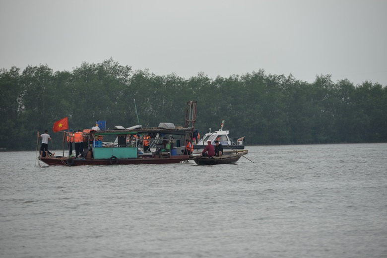 T&igrave;m thấy nạn nh&acirc;n thứ 3 trong vụ lật đ&ograve; l&agrave;m 4 người mất t&iacute;ch ở Quảng Ninh- Ảnh 1.