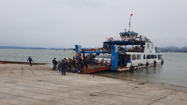 Du khách đi lại thế nào khi Hải Phòng hạn chế ô tô ra đảo Cát Bà?- Ảnh 2. Du khách đi lại thế nào khi Hải Phòng hạn chế ô tô ra đảo Cát Bà?- Ảnh 2.