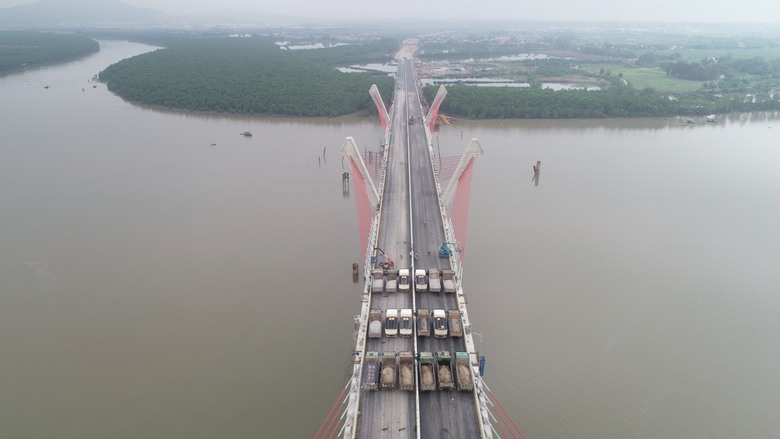 Ho&agrave;n th&agrave;nh việc thử tải cầu Bến Rừng nối Hải Ph&ograve;ng - Quảng Ninh- Ảnh 2.