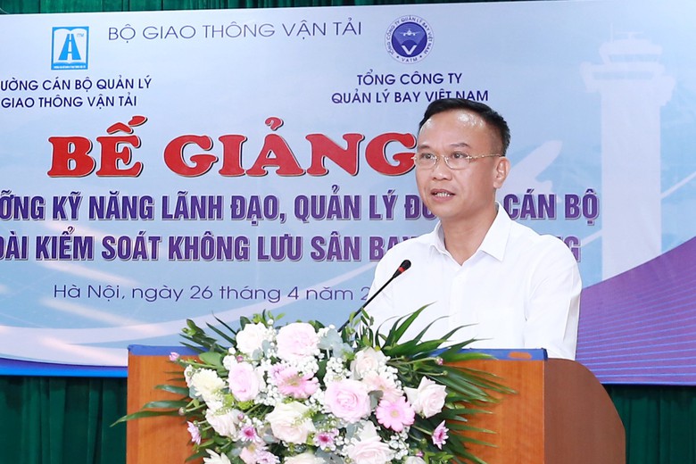 Bế giảng lớp bồi dưỡng kỹ năng l&atilde;nh đạo quản l&yacute; cho c&aacute;n bộ Đ&agrave;i kiểm so&aacute;t kh&ocirc;ng lưu- Ảnh 1.