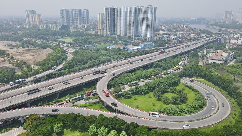 Ng&agrave;y đầu nghỉ lễ 30/4, cửa ng&otilde; Thủ đ&ocirc; tắc cứng từ s&aacute;ng sớm, nội đ&ocirc; th&ocirc;ng tho&aacute;ng- Ảnh 11.