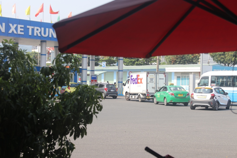 S&acirc;n bay, bến xe Đ&agrave; Nẵng nhộn nhịp ng&agrave;y đầu nghỉ lễ- Ảnh 3.