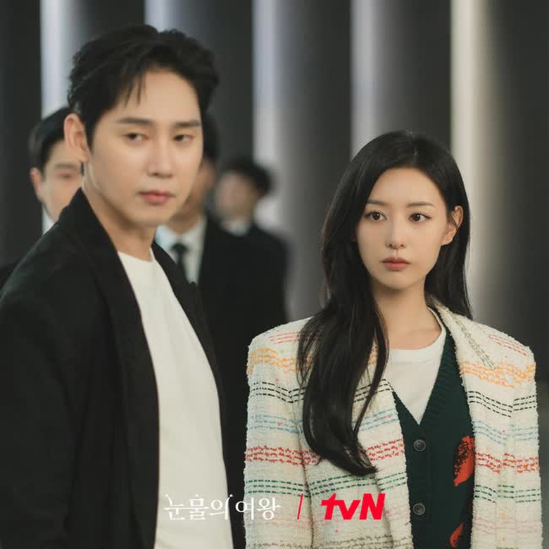 "Nữ ho&agrave;ng nước mắt" tập 15: Kh&aacute;n giả phẫn nộ khi Hyun Woo bị tai nạn giao th&ocirc;ng - Ảnh 3.