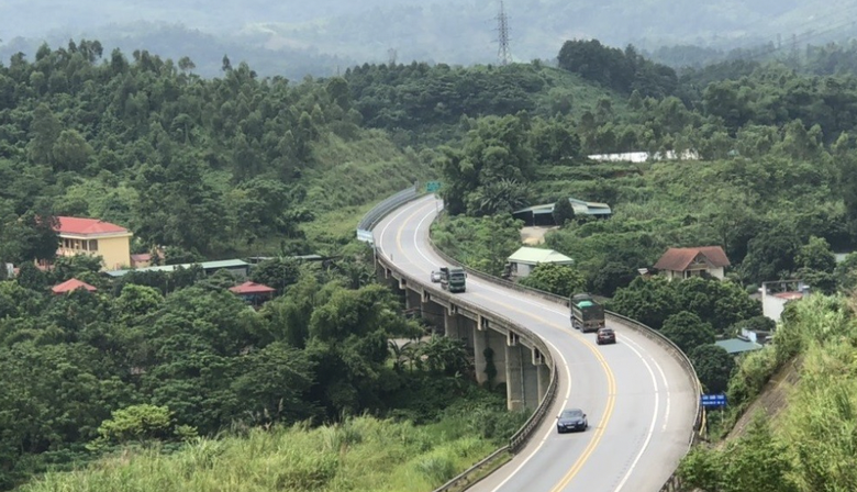 L&agrave;o Cai kiến nghị mở rộng cao tốc Y&ecirc;n B&aacute;i - L&agrave;o Cai l&ecirc;n 4 l&agrave;n xe, Bộ GTVT n&oacute;i g&igrave;?- Ảnh 2.