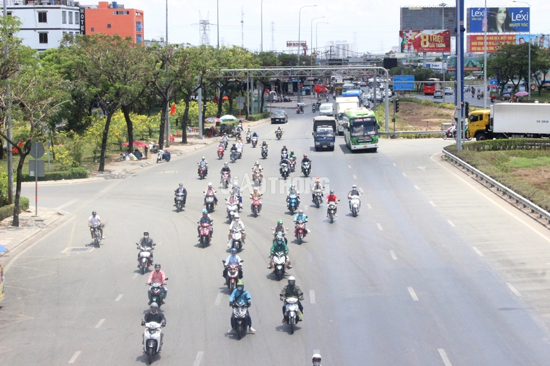 TP.HCM tho&aacute;t cảnh kẹt xe c&aacute;c cửa ng&otilde; ng&agrave;y thứ 2 nghỉ lễ- Ảnh 8.
