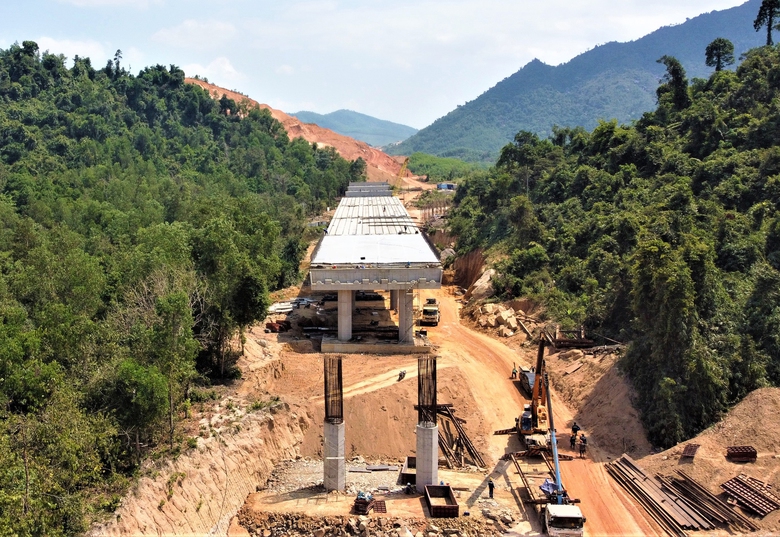 Thủ tướng: Phấn đấu ho&agrave;n th&agrave;nh cao tốc V&acirc;n Phong - Nha Trang dịp 30/4/2025- Ảnh 9.