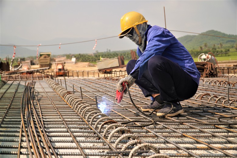 Thủ tướng: Phấn đấu ho&agrave;n th&agrave;nh cao tốc V&acirc;n Phong - Nha Trang dịp 30/4/2025- Ảnh 10.